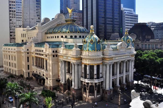 Ao Lado Do Metro Da Cinelandia E Consulado Americano *