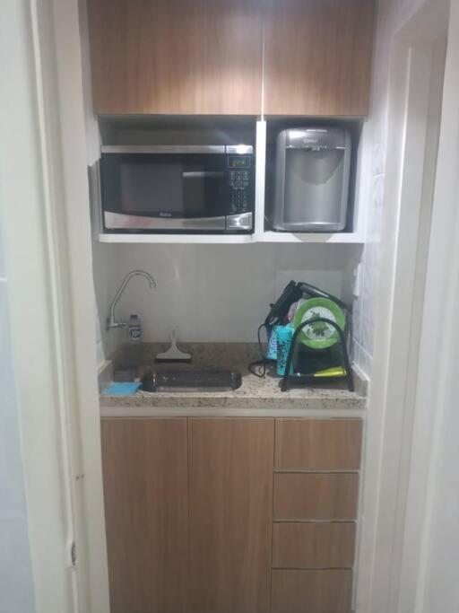 Ao Lado Do Metro Da Cinelandia E Consulado Americano * Rio de Janeiro