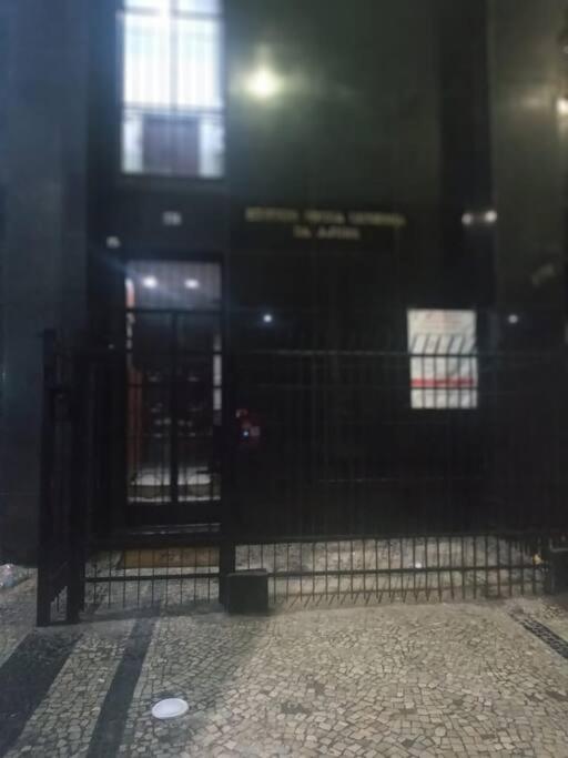 Ao Lado Do Metro Da Cinelandia E Consulado Americano